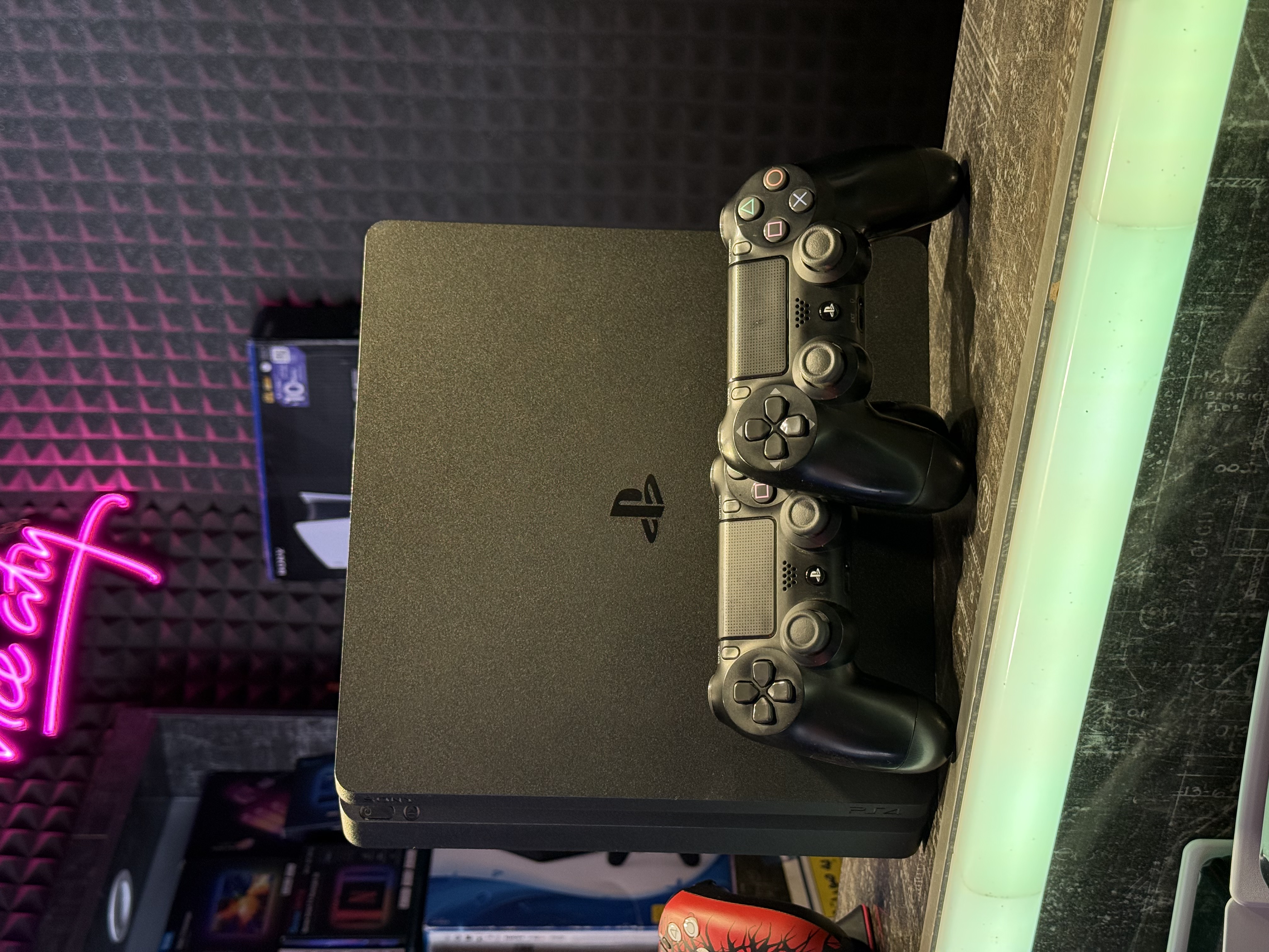 Ps4 slim 1tb account 2 Daste highcopy