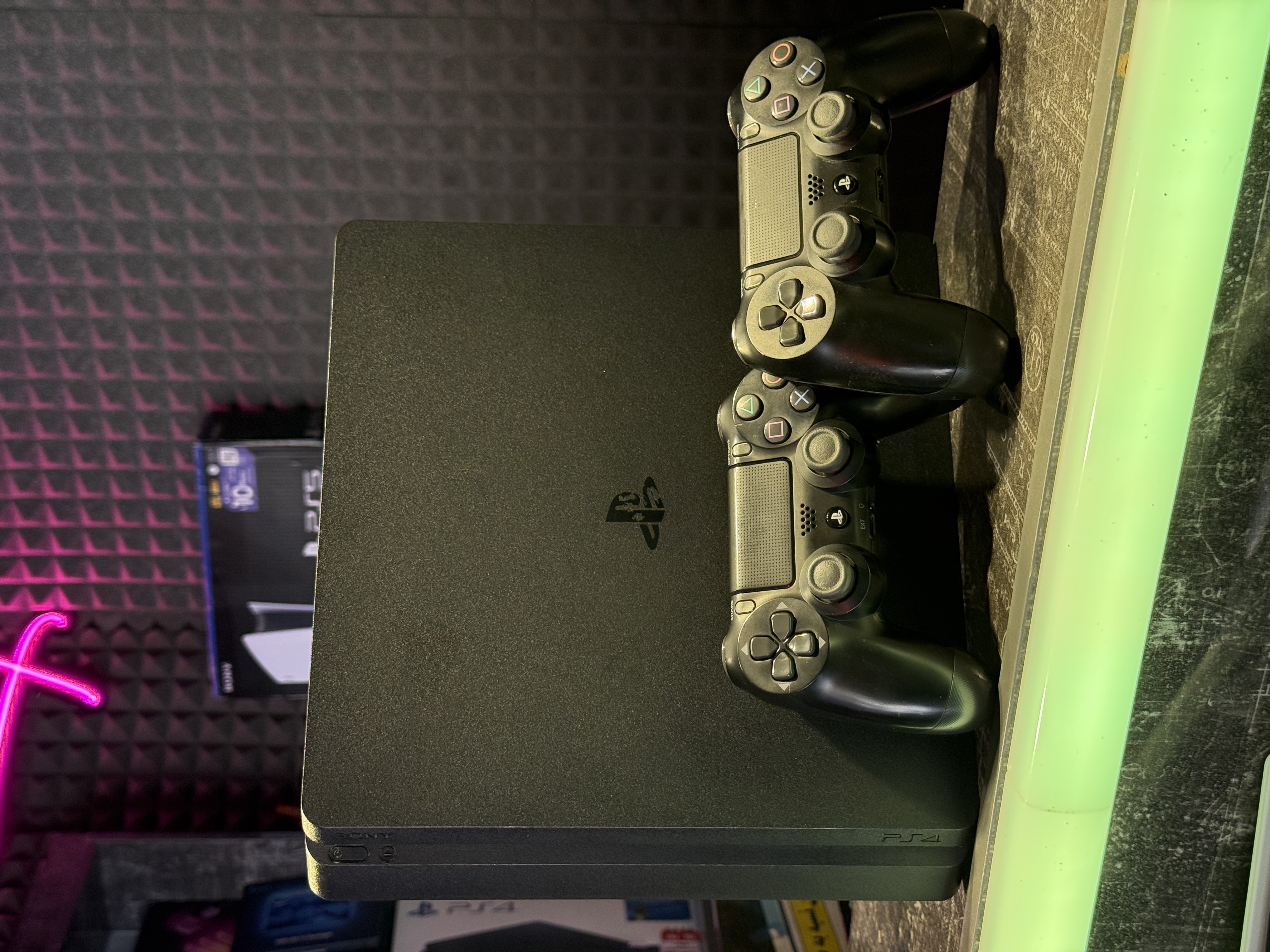 Ps4 slim 1tb account 2daste original